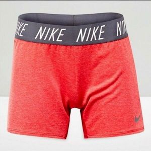 Nike Girls Dry Trophy Training Shorts Size M